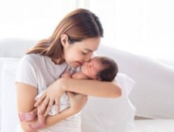 Mengenal Lebih Jauh, Alasan Dilarang Mencium Bayi Baru Lahir