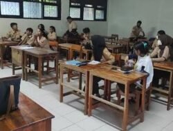 Sekolah di Indonesia Ini Punya Jam Masuk Paling Pagi di Dunia Loh!