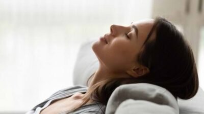 Perlu Tahu! Manfaat Tidur Siang Pendek Menurut Riset Kesehatan