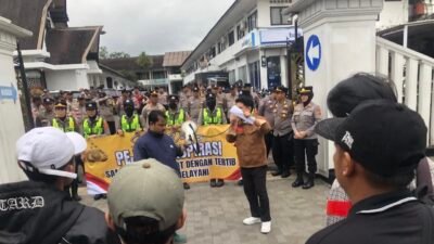 Balai Kota Kembali Didemo Massa Aksi, Desak Realisasi Janji Wali Kota dan Usut Dugaan Rangkap Jabatan