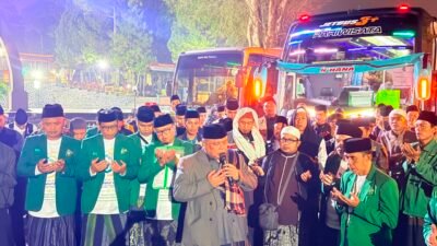 Sekitar 300 warga Nahdliyin dari PCNU Kabupaten Sukabumi diberangkatkan menuju Muktamar Nahdlatul Ulama (NU) ke-35 di Pondok Pesantren Bahrul Ulum, Tambakberas, Jombang, Jawa Timur, Rabu (26/8/2026).
